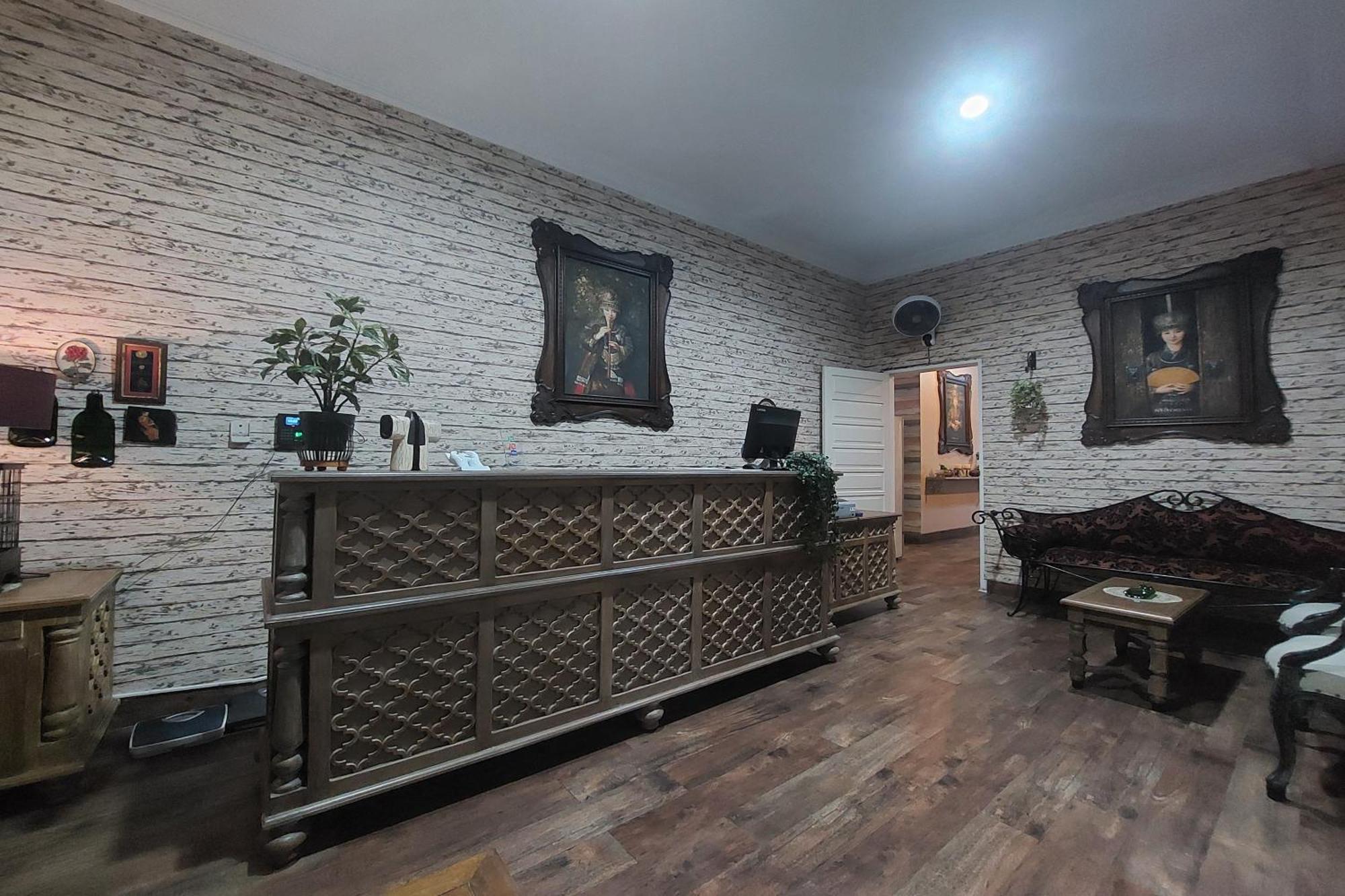 Nonie'S Huis Hotel Medan Exterior photo